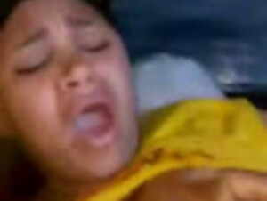 Rastafari Dominicano Sacándole Leche A Tetona Gritona