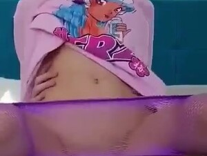 WEILIN MARTINEZ ES FOLLADA POR UN POCO DE MARIHUANA EN BOGOTA