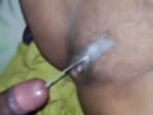 Le Llena El Toto De Leche En Cámara Lenta