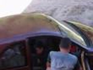 Los Pillaron Follando En El ElCarro