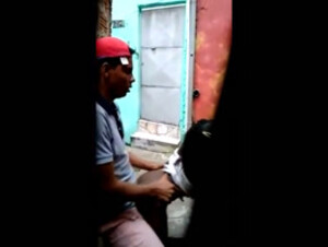 Follando La Enana Del Barrio Pero Fueron Pillados