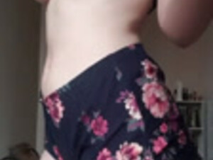 Hoy Dejo De Ser Tímida Y Se Graba Desnudándose