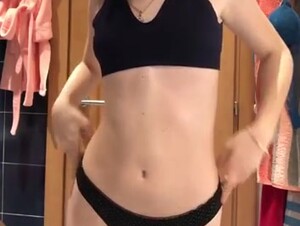 Adolecente Ermosa Asiendo Striper Parami