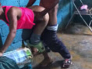 La suegra y el suegro mi Pana. Rapando