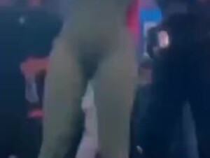 Caliente La Perversa Muestra Las Teta en concierto