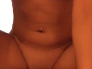 Gostosa fazendo o pau de trampolim