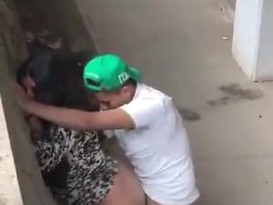 Mexicanos Grabados Singando En Un Callejon