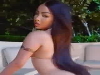 foto de yailin y 6ix9ine porno Desnuda