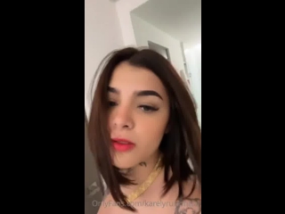 Karely Ruiz Desnuda Mostrando su Chocha