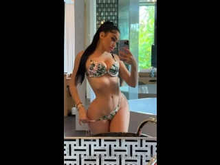 Jailyne Ojeda en lenceria con ganas de follar