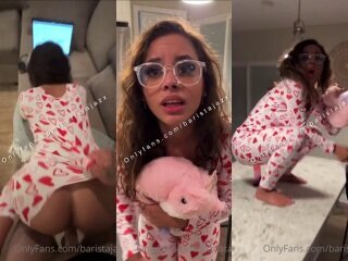 Baristajazx follada en pijama Con un desconocido